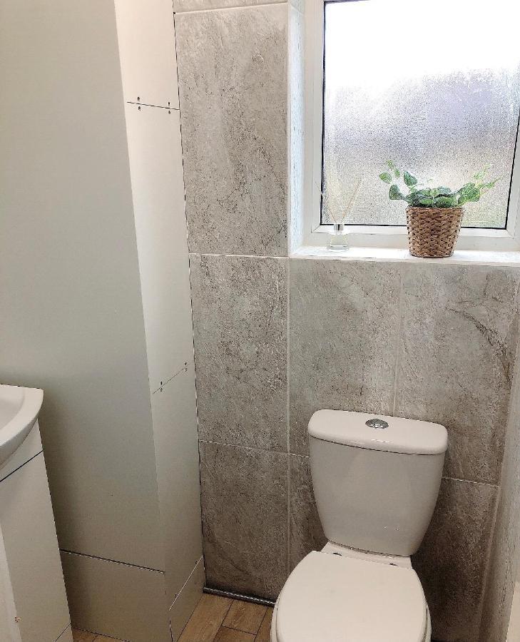 Hébergement de vacances Modern 3-bedrooms House With 6 Guests *