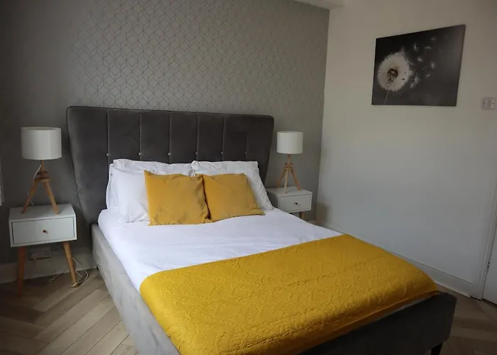 Modern 3-Bedrooms House With 6 Guests